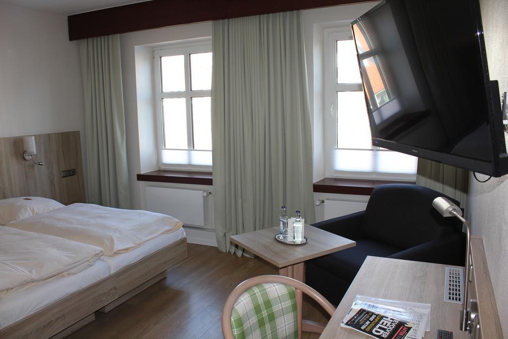 Hotel Kirchspiels Gasthaus Nortorf Bagian luar foto