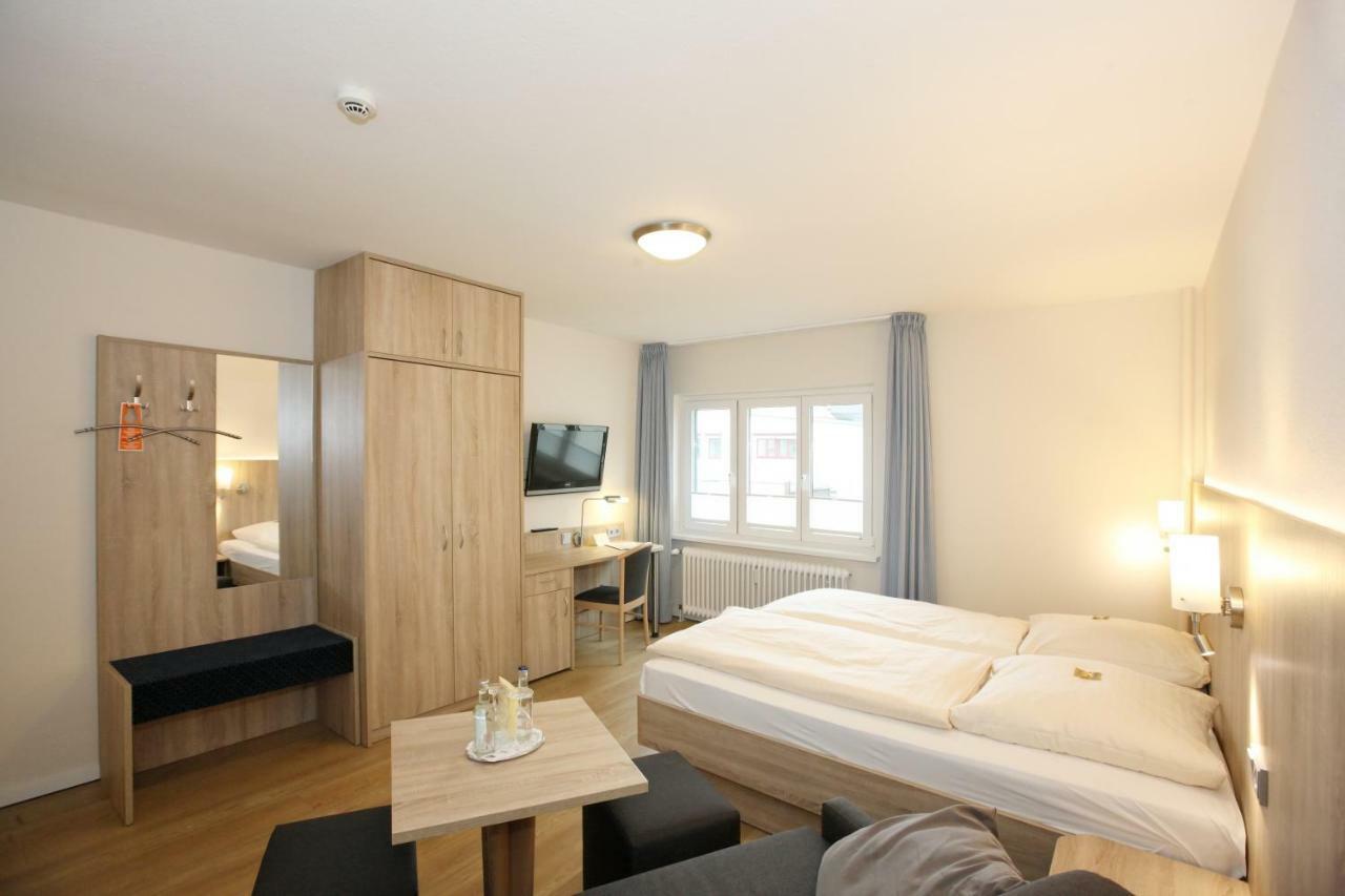 Hotel Kirchspiels Gasthaus Nortorf Bagian luar foto