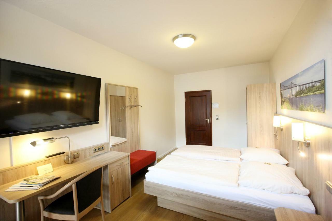 Hotel Kirchspiels Gasthaus Nortorf Bagian luar foto