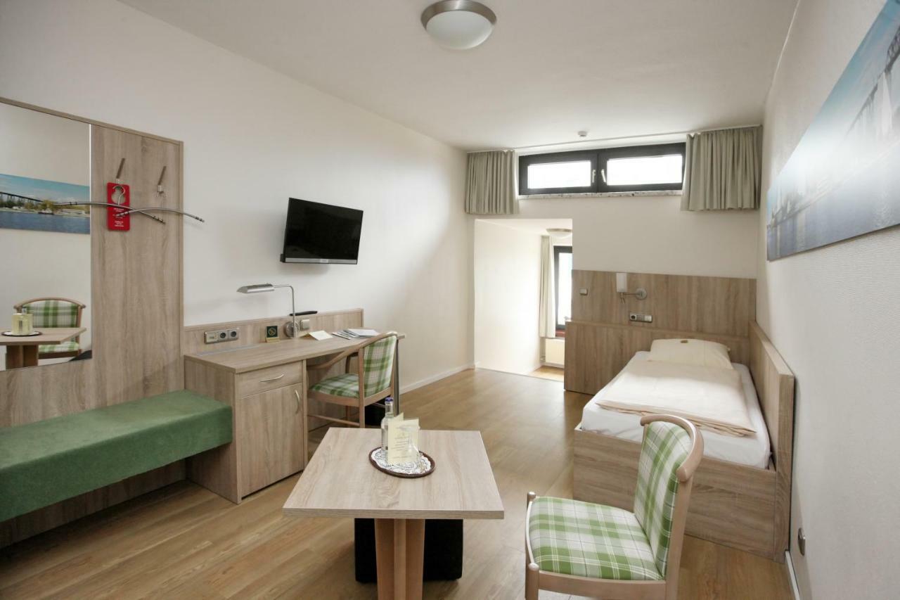Hotel Kirchspiels Gasthaus Nortorf Bagian luar foto