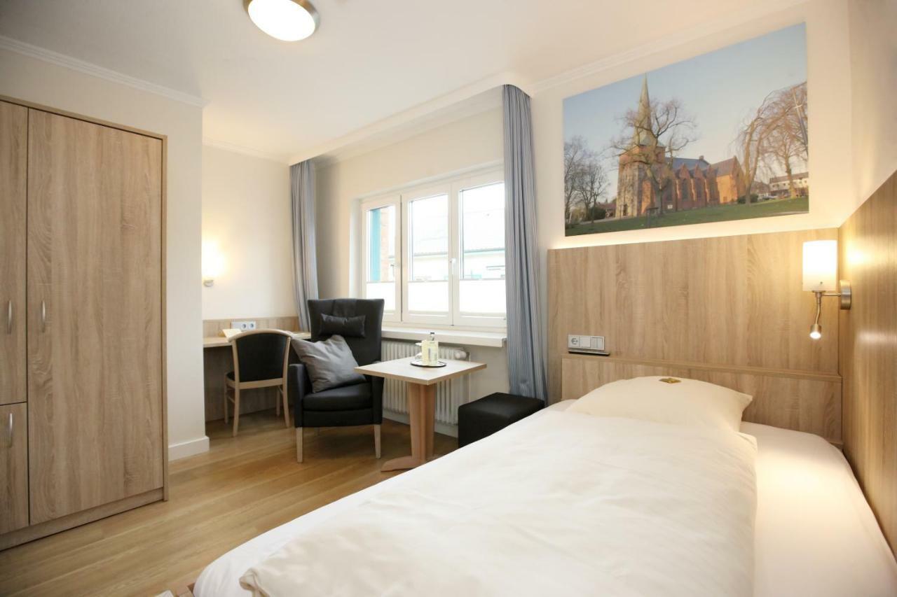 Hotel Kirchspiels Gasthaus Nortorf Bagian luar foto